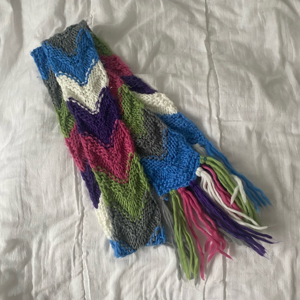 Hollister scarf